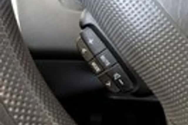 Suzuki Liana (2006) thumbnail 12