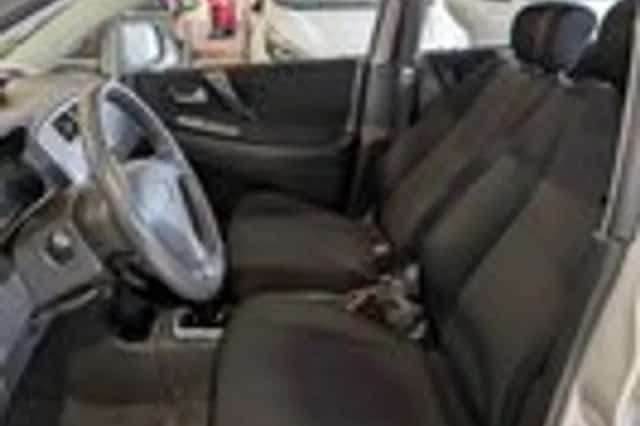Suzuki Liana (2006) thumbnail 6