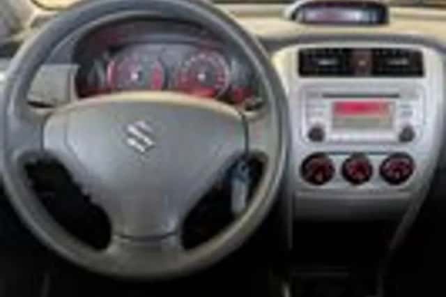 Suzuki Liana (2006) thumbnail 9