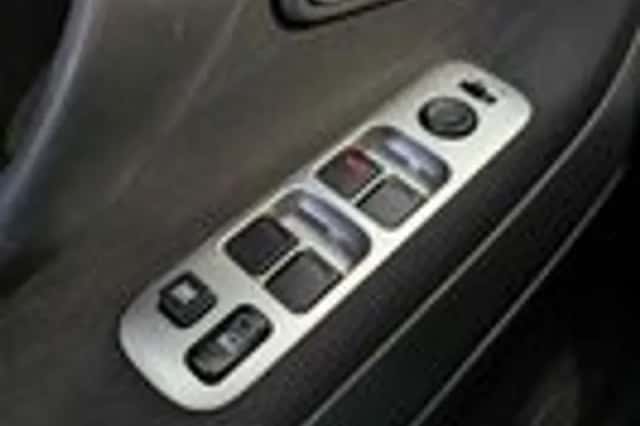Suzuki Liana (2006) thumbnail 10