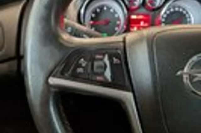 Opel Insignia (2011) thumbnail 12