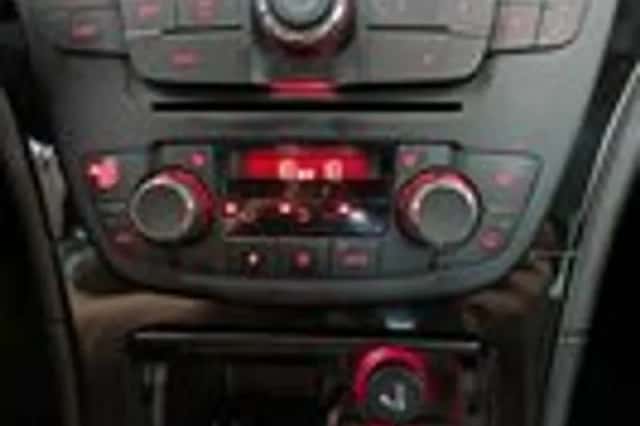 Opel Insignia (2011) thumbnail 14