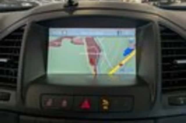 Opel Insignia (2011) thumbnail 17