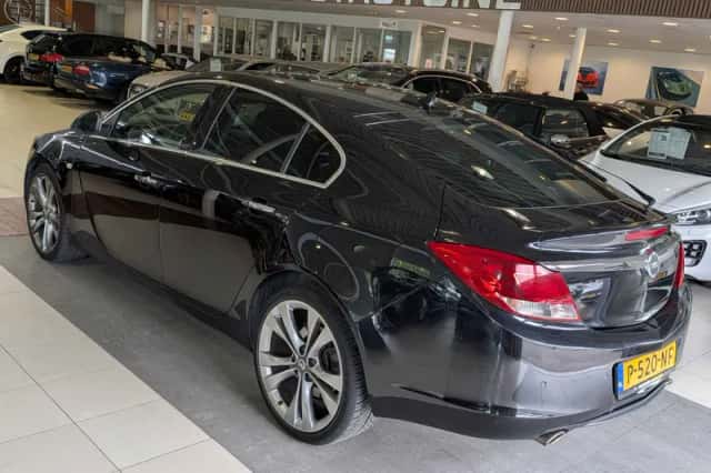 Opel Insignia (2011) thumbnail 3