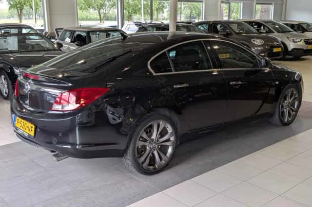 Opel Insignia (2011) thumbnail 4