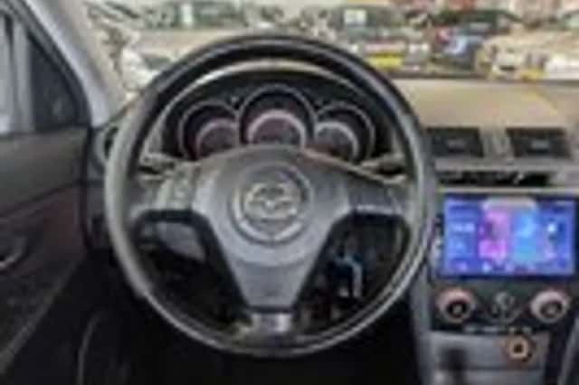 Mazda 3 (2005) thumbnail 10