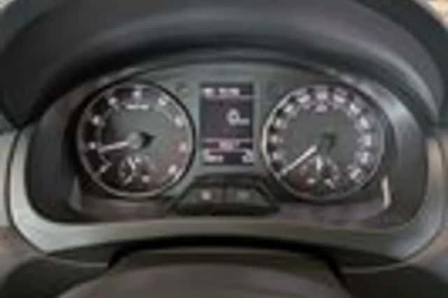 Škoda Rapid (2013) thumbnail 11