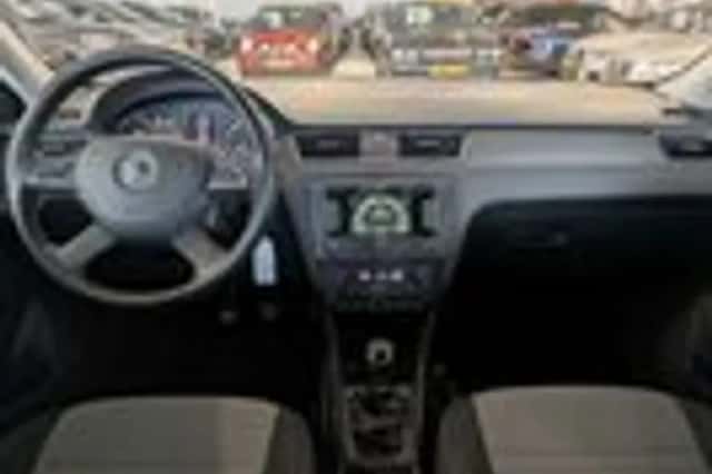 Škoda Rapid (2013) thumbnail 9