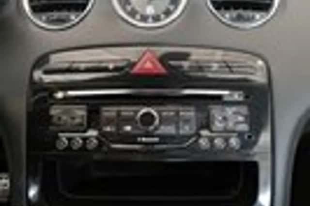 Peugeot RCZ (2013) thumbnail 14