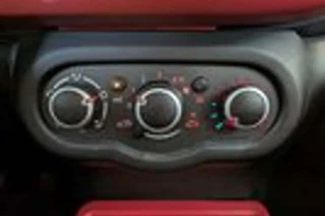 Renault Twingo (2014) thumbnail 15