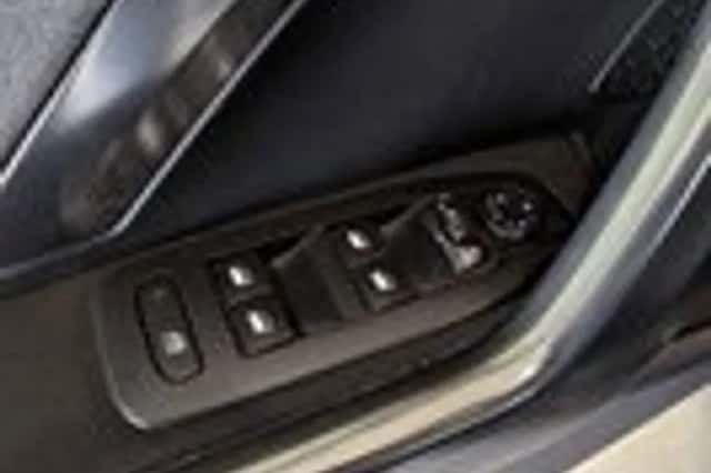 Peugeot 2008 (2016) thumbnail 11