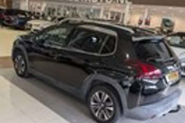 Peugeot 2008 (2016) thumbnail 3