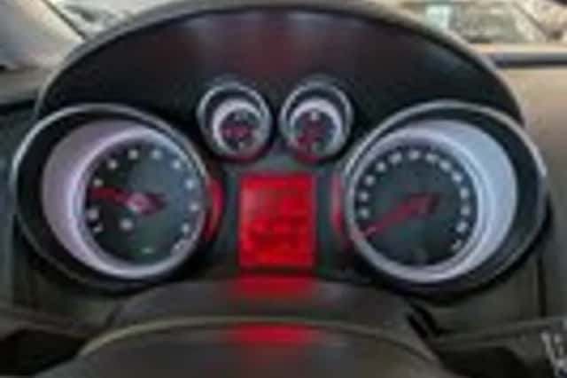 Opel Astra (2013) thumbnail 11