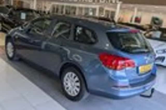 Opel Astra (2013) thumbnail 3
