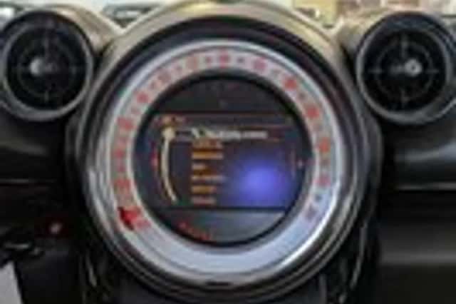 MINI Countryman (2013) thumbnail 16