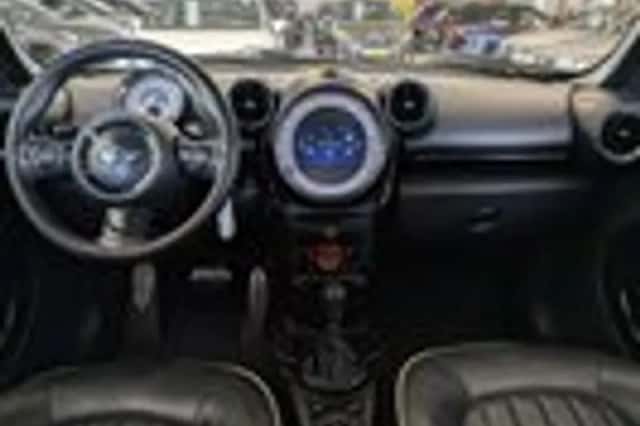 MINI Countryman (2013) thumbnail 8