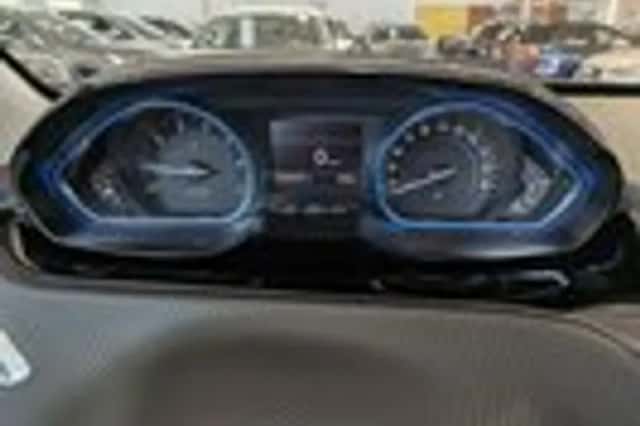 Peugeot 2008 (2013) thumbnail 11