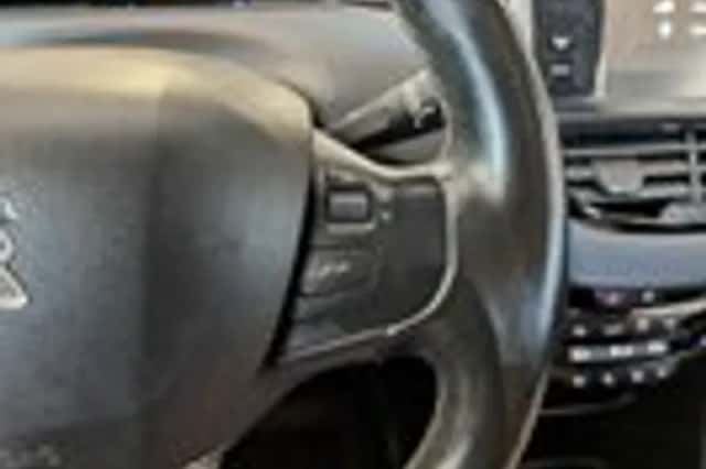 Peugeot 2008 (2013) thumbnail 13