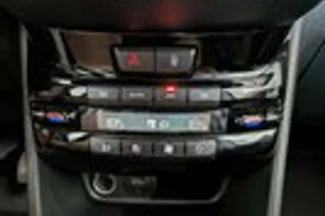 Peugeot 2008 (2013) thumbnail 18