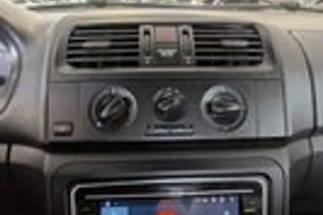 Škoda Fabia (2011) thumbnail 12
