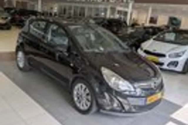 Opel Corsa (2012) thumbnail 1