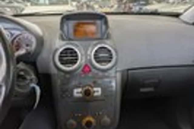 Opel Corsa (2012) thumbnail 14