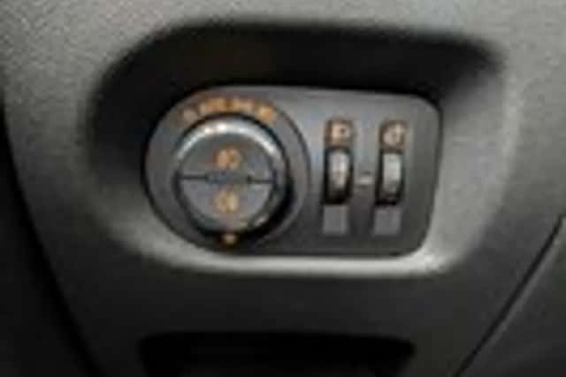 Opel Corsa (2012) thumbnail 19