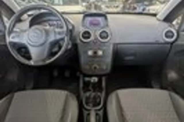 Opel Corsa (2012) thumbnail 9