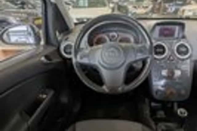 Opel Corsa (2012) thumbnail 10