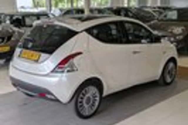 Lancia Ypsilon (2011) thumbnail 4