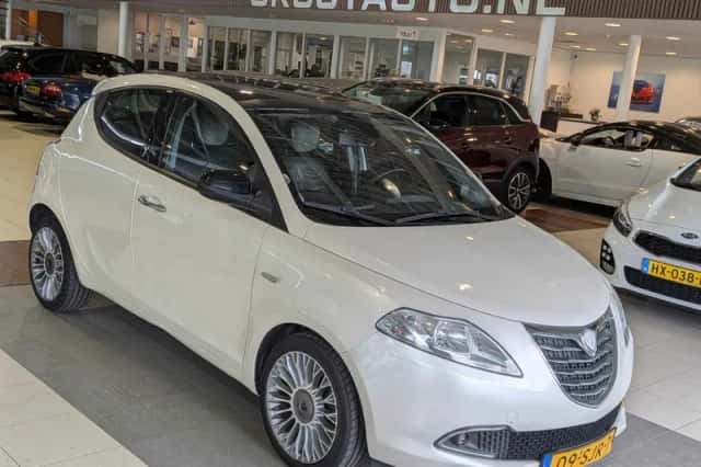 Lancia Ypsilon (2011) thumbnail 1