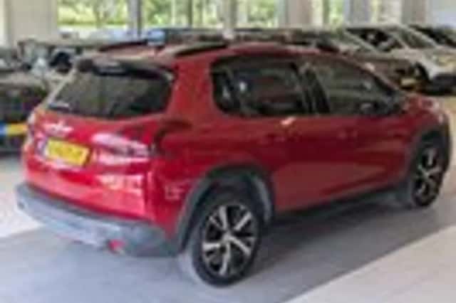 Peugeot 2008 (2016) thumbnail 4