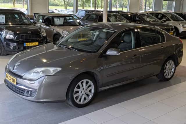 Renault Laguna (2008) thumbnail 2