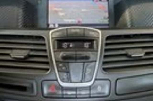 Renault Laguna (2008) thumbnail 17