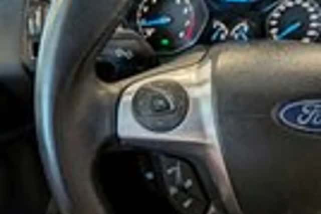 Ford C-Max (2011) thumbnail 12