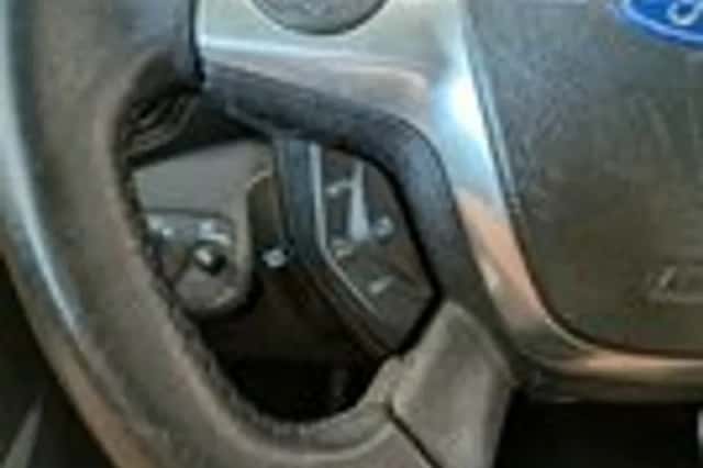 Ford C-Max (2011) thumbnail 13
