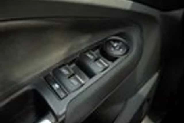 Ford C-Max (2011) thumbnail 19