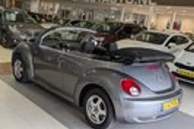 Volkswagen New Beetle (2006) thumbnail 3
