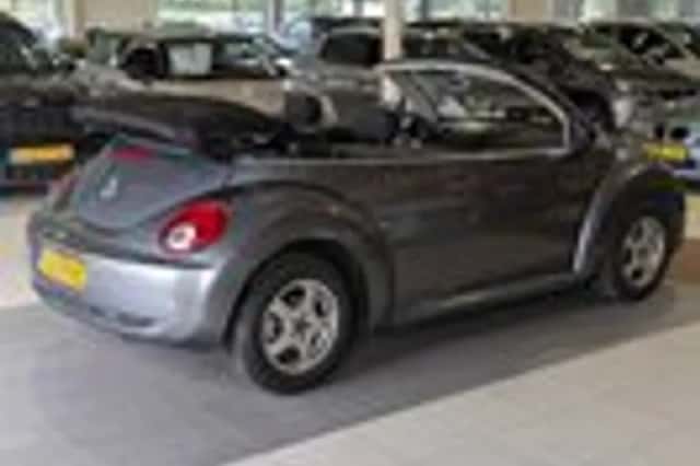 Volkswagen New Beetle (2006) thumbnail 4