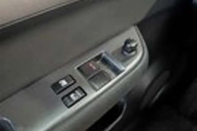 Suzuki Swift (2008) thumbnail 16