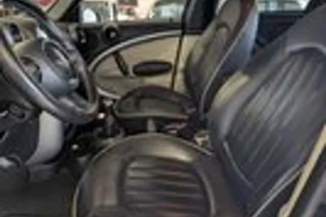 MINI Countryman (2011) thumbnail 6