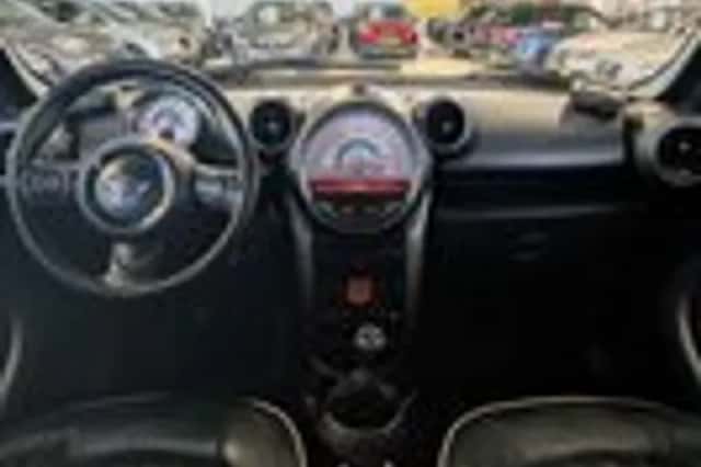 MINI Countryman (2011) thumbnail 8