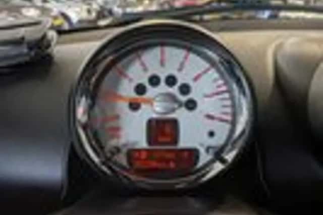 MINI Countryman (2011) thumbnail 10