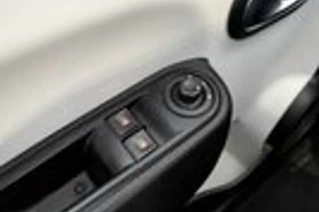 Renault Twingo (2014) thumbnail 18