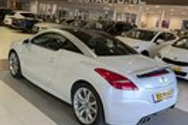 Peugeot RCZ (2013) thumbnail 3