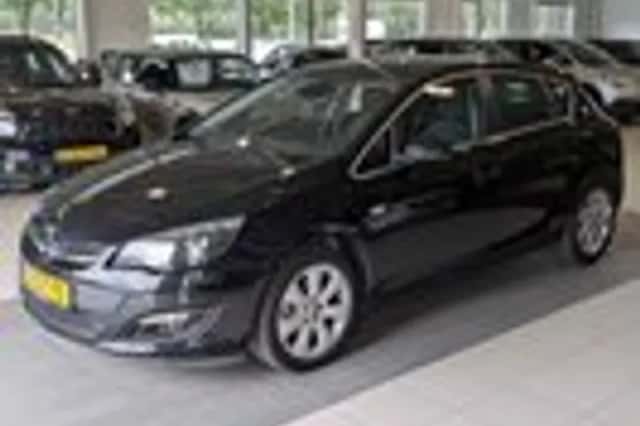 Opel Astra (2014) thumbnail 2