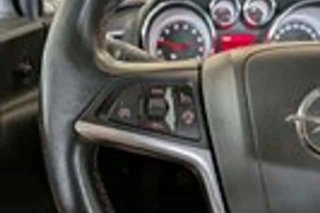 Opel Astra (2014) thumbnail 12