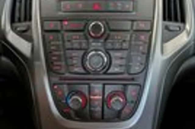 Opel Astra (2014) thumbnail 14