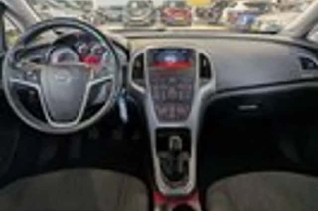 Opel Astra (2014) thumbnail 9