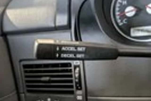 Chrysler Crossfire (2003) thumbnail 9